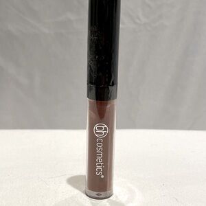 BH Cosmetics Liquid Linen Lipstick in Stephanie, New.